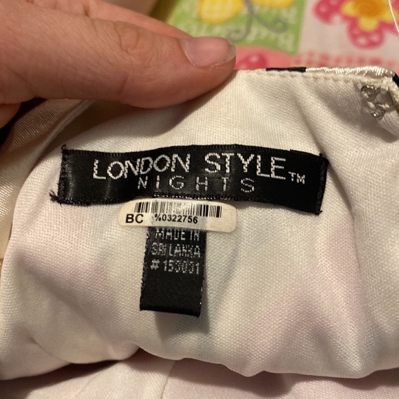 London Style Nights Mid Dress - Picture 3 of 3